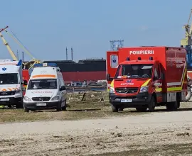 Foto Accident naval grav în Portul Midia: Un marinar a murit iar alți patru sunt căutaţi de scafandri