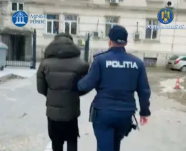 Foto Un tânăr, din Iancu Jianu, reţinut pentru furt calificat după ce a spart o locuinţă din localitate