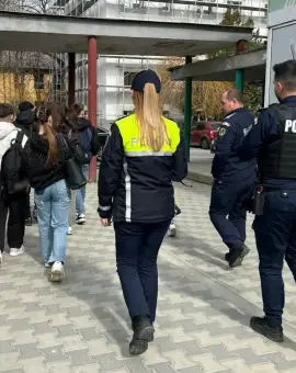 Foto Acţiuni în Olt pentru prevenirea absenteismului şcolar