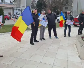 Foto Apicultorii din Olt în stradă: „Vrem să salvăm albina!” Solicitări de urgență către Guvern