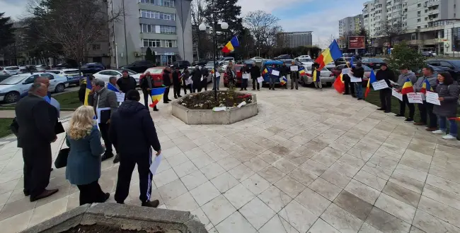 Foto Apicultorii din Olt în stradă: „Vrem să salvăm albina!” Solicitări de urgență către Guvern