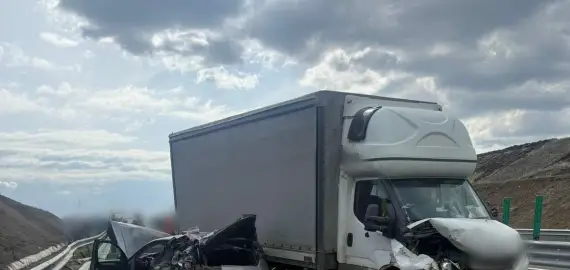 Foto Accident pe Drumul Expres, după nodul rutier de la Negreni. Traficul deviat pe DN 65