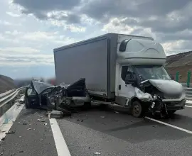 Foto Accident pe Drumul Expres, după nodul rutier de la Negreni. Traficul deviat pe DN 65