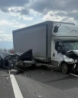 Foto Accident pe Drumul Expres, după nodul rutier de la Negreni. Traficul deviat pe DN 65