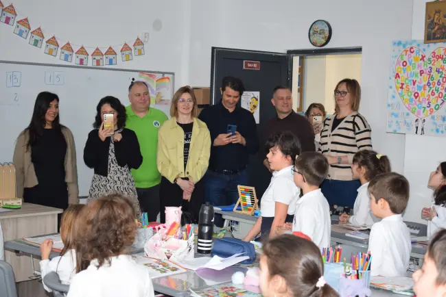 Foto Caracal devine polul educației digitale: Profesori din Polonia și Turcia, în schimb de experiență la Școala „Gheorghe Magheru”