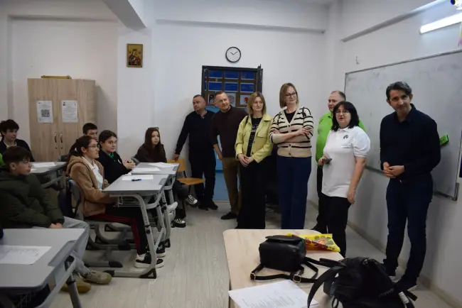 Foto Caracal devine polul educației digitale: Profesori din Polonia și Turcia, în schimb de experiență la Școala „Gheorghe Magheru”