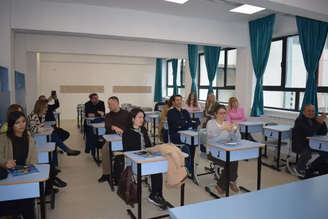 Foto Caracal devine polul educației digitale: Profesori din Polonia și Turcia, în schimb de experiență la Școala „Gheorghe Magheru”