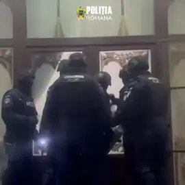 Foto Percheziții în Capitală și 13 județe: firme din domeniul reciclării, suspectate de fraudă. Prejudiciu de aproape 50 de milioane de euro