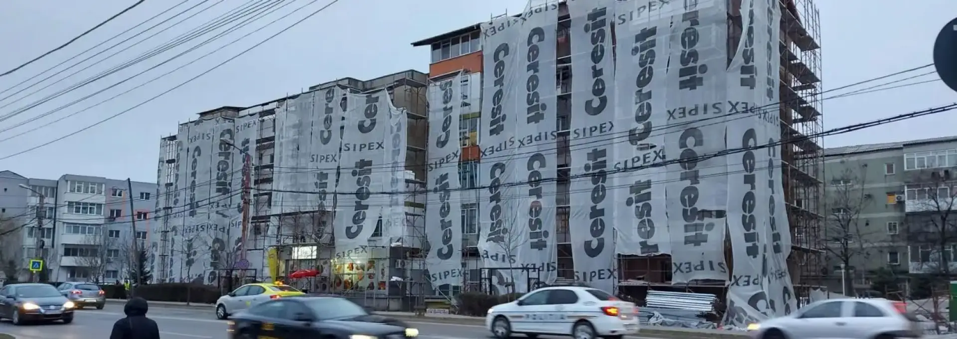 Foto Reabilitarea termică în Slatina, blocată: „Nici urmă de schelă, de doi ani!”