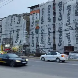 Foto Reabilitarea termică în Slatina, blocată: „Nici urmă de schelă, de doi ani!”