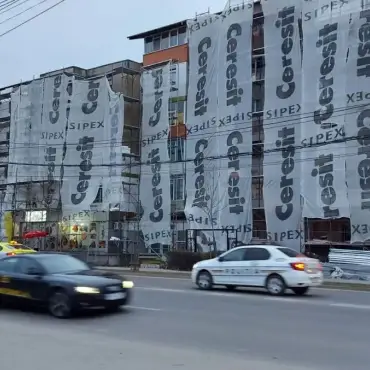 Foto Reabilitarea termică în Slatina, blocată: „Nici urmă de schelă, de doi ani!”