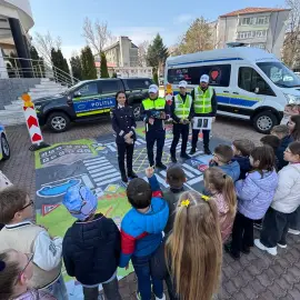 Foto Ziua Poliției Române în Olt: 129 de polițiști avansați în grad și demonstrații spectaculoase în centrul Slatinei