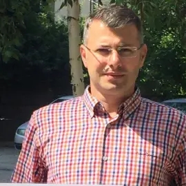 Foto Bogdan Apostoliceanu, concediat ilegal de la conducerea Poliţiei Locale, câştigă procesul cu Primăria Slatina. Trebuie repus pe funcţie