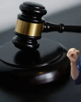 Foto Tribunalul Olt obligă Primăria Slatina la plată. Primarul De Mezzo caută vinovați pentru propriile decizii 