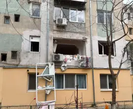 Foto Expozie într-un bloc din Caracal: O persoană la spital, 25 evacuate