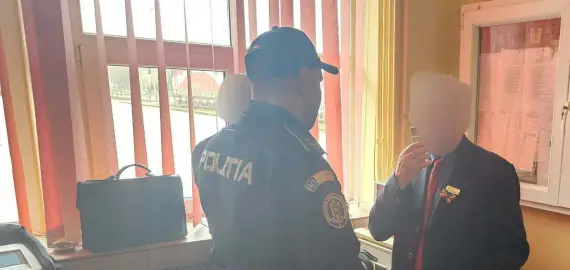 Foto Mecanic, din Piatra-Olt, depistat că fura motorină