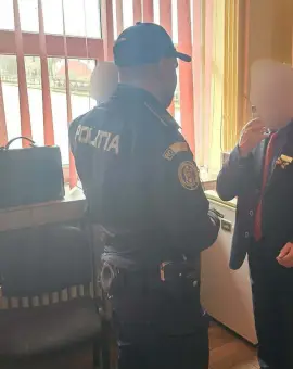 Foto Mecanic, din Piatra-Olt, depistat că fura motorină