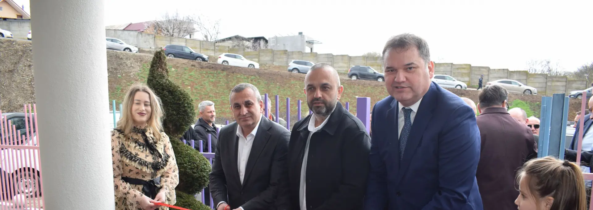 Foto O nouă creşă inaugurată, la Caracal. Preşedintele CJ Olt şi ministrul Dezvoltării au tăiat panglica (FOTO)