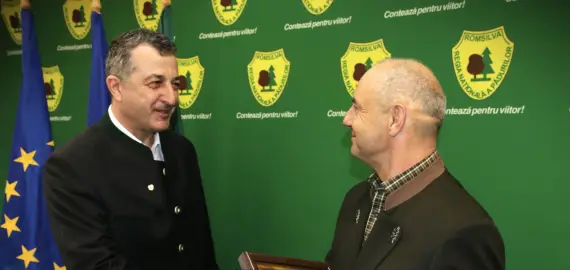 Foto Pădurarul care a salvat două fetițe de 4 și 5 ani, dispărute în județul Mureș, premiat de Romsilva