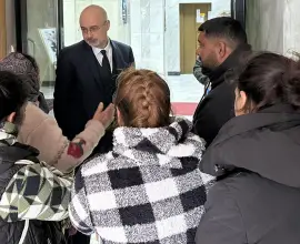 Foto Criza umanitară din Slatina: Sinistrații de pe Grădiște cer din nou ajutorul prefectului