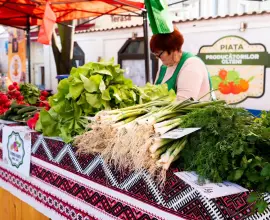 Foto Piața Producătorilor Olteni s-a redeschis de Florii: Ministrul Agriculturii, prezent la Slatina