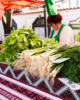 Foto Piața Producătorilor Olteni s-a redeschis de Florii: Ministrul Agriculturii, prezent la Slatina