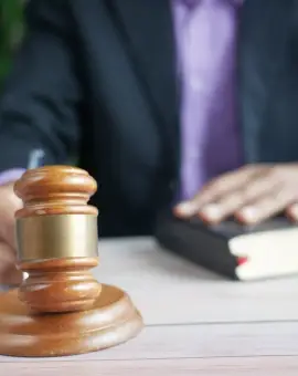 Foto Slatina: Condamnat după ce a fumat „cristal” cu elevi de gimnaziu