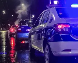 Foto Lecţie de iresponsabilitate. Minor de 14 ani, urmărit de poliție pe DN 66 sub privirile tatălui său