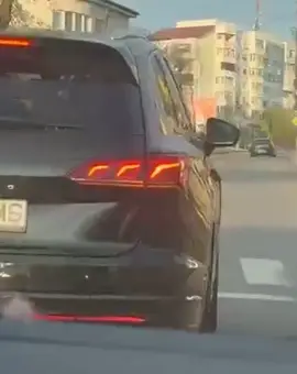 Foto Incident în Vinerea Mare: Mario De Mezzo, acuzat de condus agresiv după ce a evitat în ultimul moment un pieton în Slatina (VIDEO)