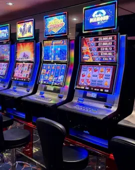 Foto Măsuri de reglementare a păcănelelor, la Caracal: Taxă de 1.500 lei pe metru pătrat și reguli estetice stricte