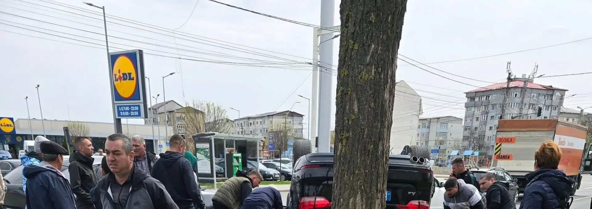 Foto Accident în Slatina cu patru autoturisme implicate în Slatina. O persoană rănită