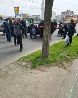 Foto Accident în Slatina cu patru autoturisme implicate în Slatina. O persoană rănită
