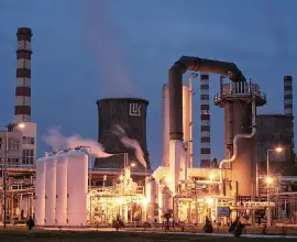 Foto Ministrul Energiei: Rafinăria Petrotel va fi repornită şi va asigura 21% din producţia internă. România a primit derogare de la SUA