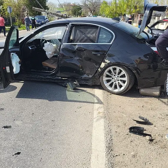 Foto Accident la Osica de Sus. Mai multe autoturisme implicate (FOTO)