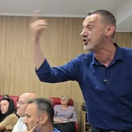 Foto Scandal la Slatina: Solicitarea primarului Mario De Mezzo privind graficele Poliției, un abuz 