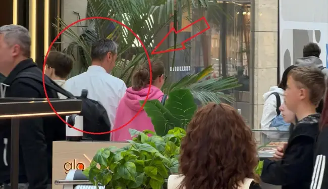 Foto De Mezzo, în centrul unui nou scandal: S-a dus la un mall din Bucureşti, cu maşina Primăriei