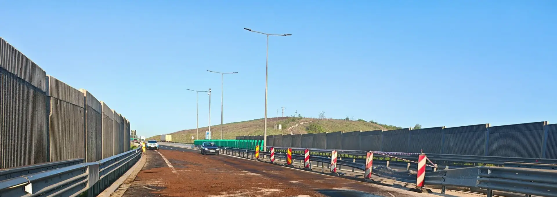 Foto Accident noaptea trecută pe DEx12: Două persoane rănite, după impactul între un camion, un TIR şi un autoturism