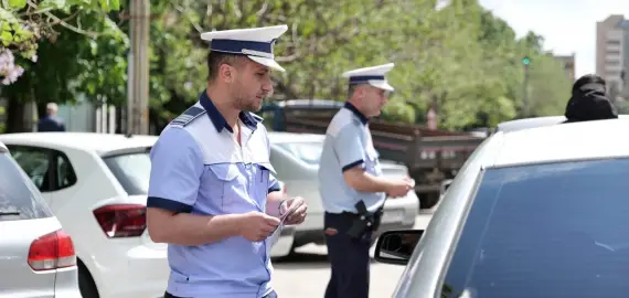 Foto Șofer, din Vulpeni, depistat băut pe o stradă din Craiova