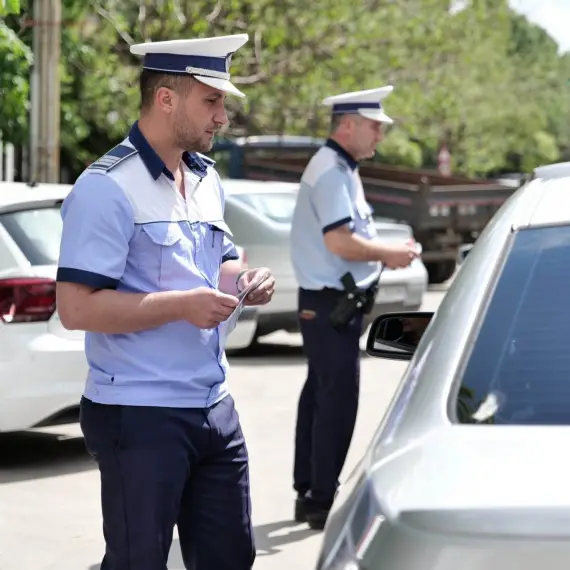 Foto Șofer, din Vulpeni, depistat băut pe o stradă din Craiova