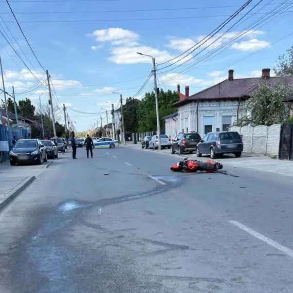 Foto Motociclist rănit într-un accident rutier produs în Slatina