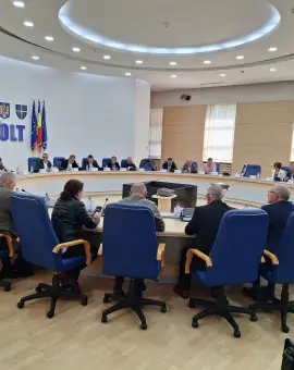 Foto Investiții record în județul Olt: Buget de 52,7 milioane de euro pentru drumuri, sănătate și asistență socială