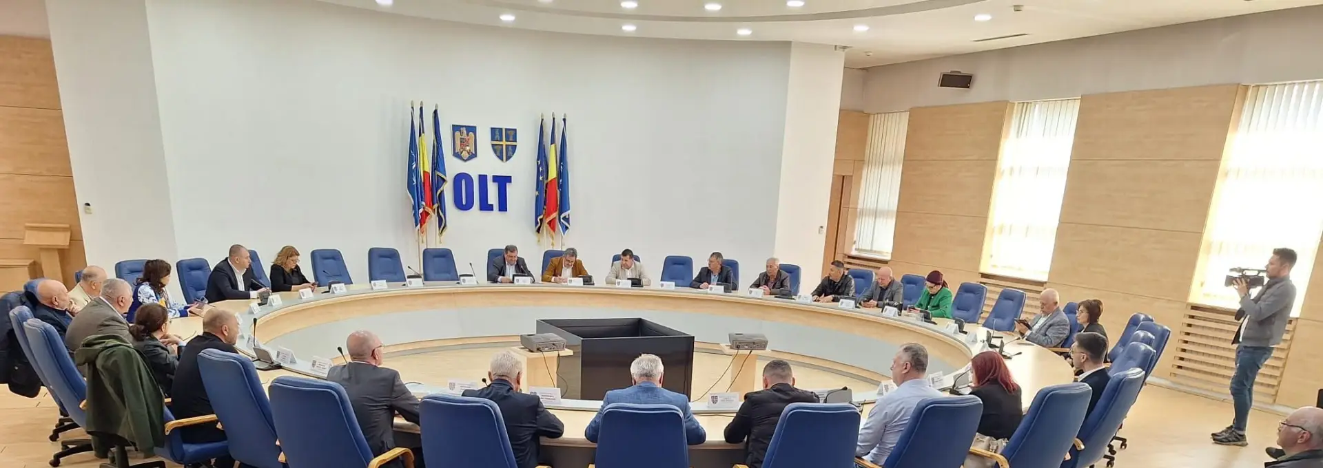 Foto CJ Olt salvează investițiile din teritoriu: Fonduri pentru primul drum asfaltat din Ștefan cel Mare și dispensarul din Oboga