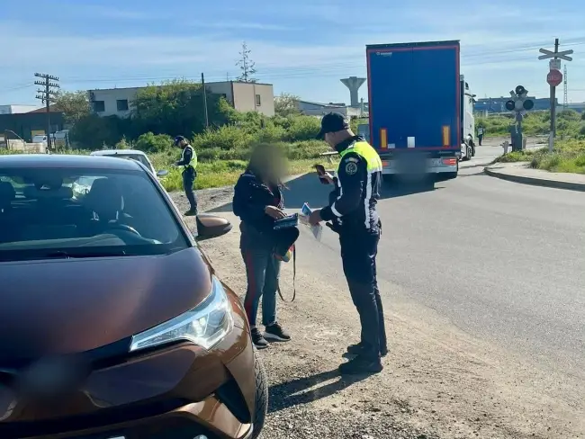 Foto Polițiștii din Olt, campanie pentru siguranța la calea ferată