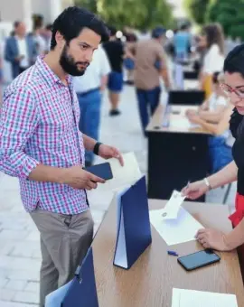 Foto Bursa locurilor de muncă, în Slatina şi Caracal, pe data de 8 mai