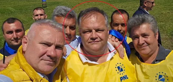 Foto Cine este polițistul reținut de DNA: Fiul unui fost ofițer de Gardă Financiară, condamnat cu suspendare, apropiat de liderii PNL Olt