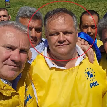 Foto Cine este polițistul reținut de DNA: Fiul unui fost ofițer de Gardă Financiară, condamnat cu suspendare, apropiat de liderii PNL Olt