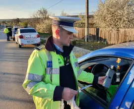Foto Zeci de permise reținute de polițiștii din Olt în minivacanța de 1 Mai