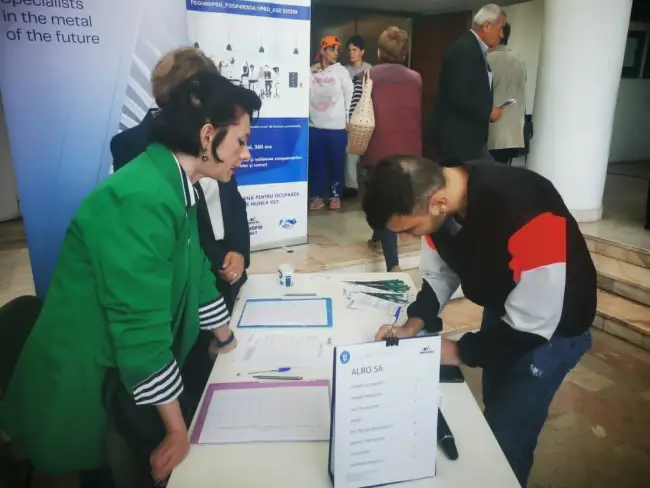 Foto Puțini candidați interesați real de angajare la Bursa Locurilor de Muncă organizată în Slatina şi Caracal