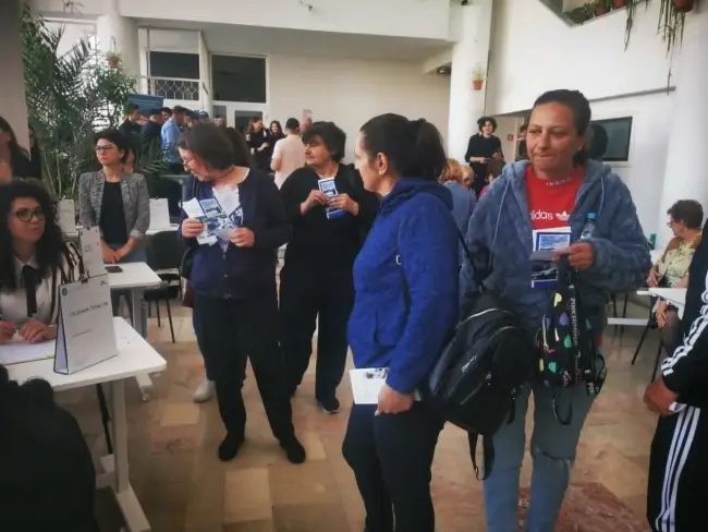 Foto Puțini candidați interesați real de angajare la Bursa Locurilor de Muncă organizată în Slatina şi Caracal