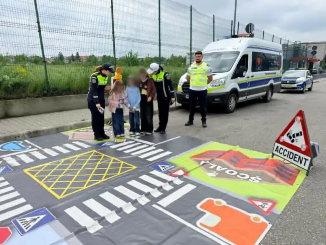 Foto Sezonul moto a început la Slatina cu parade și acțiuni preventive ale poliției